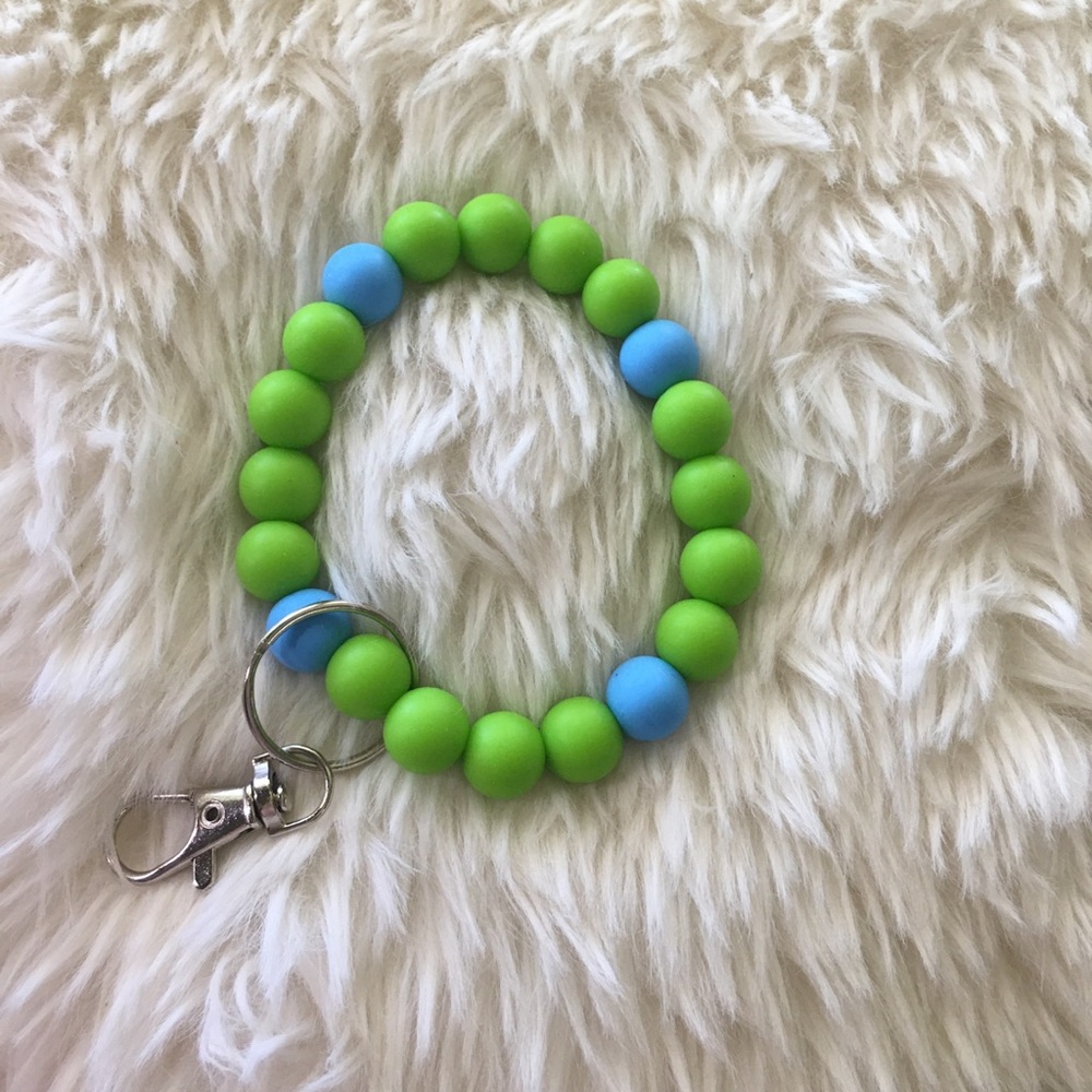 Silicone wristlet